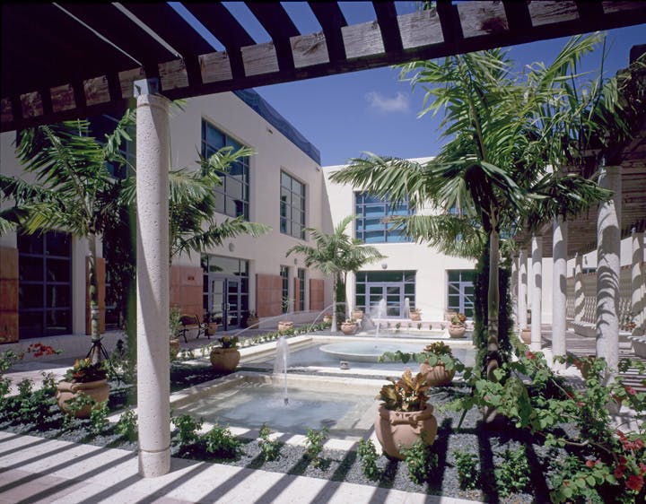 Photo Miami Beach Regional Library - 8