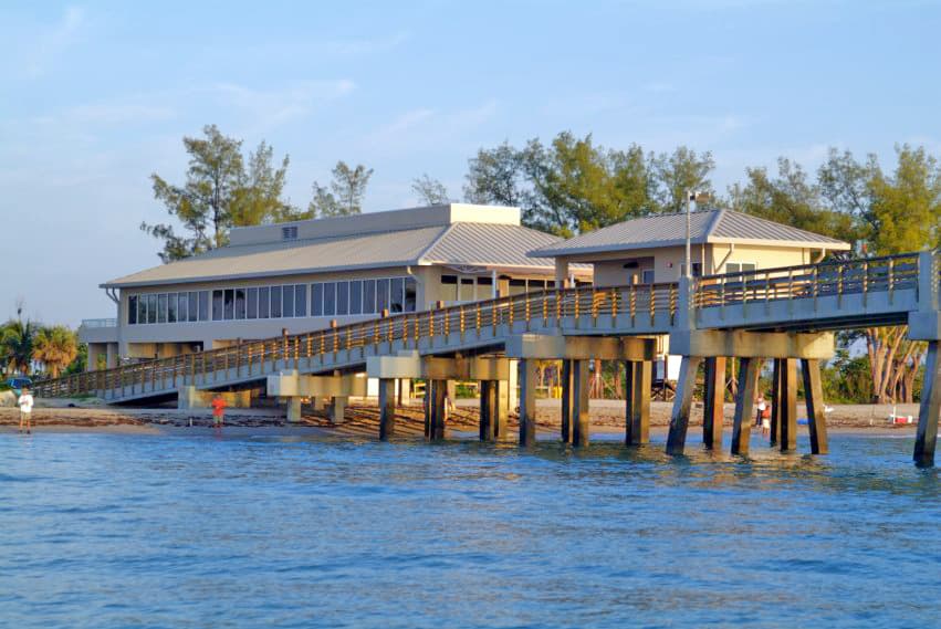Photo Dania Beach Pier Restaurant & Bait Shop - 2